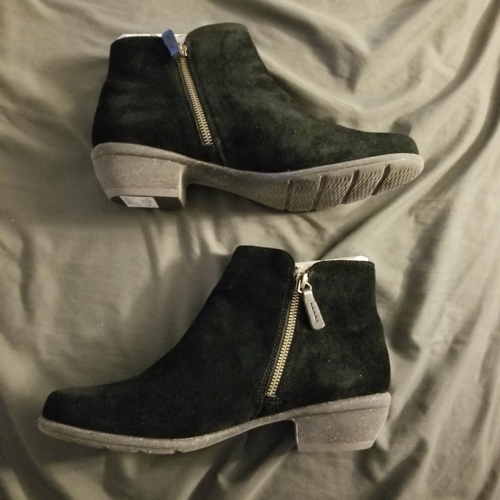 *Brand New* Clarks Ankle Boots